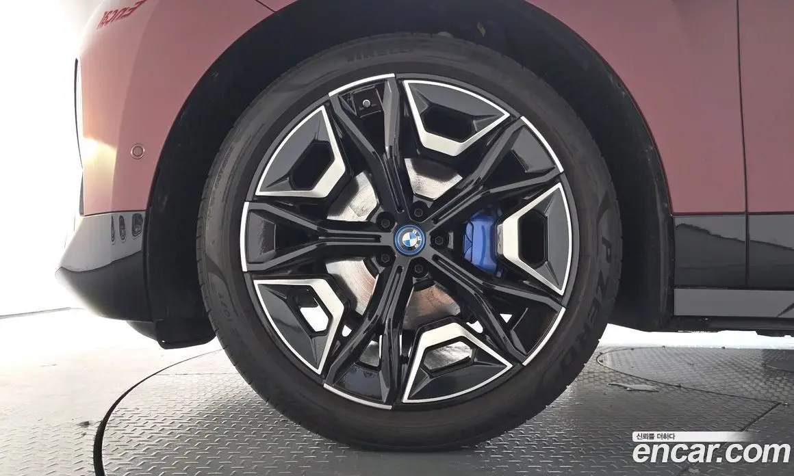 BMW iX 2024 0.3 автомат (гидро), фото 4