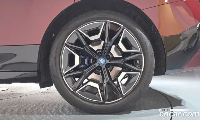 BMW iX 2024 0.3 автомат (гидро), миниатюра 6