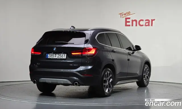 BMW X1 2022 2.0 автомат (гидро), миниатюра 2