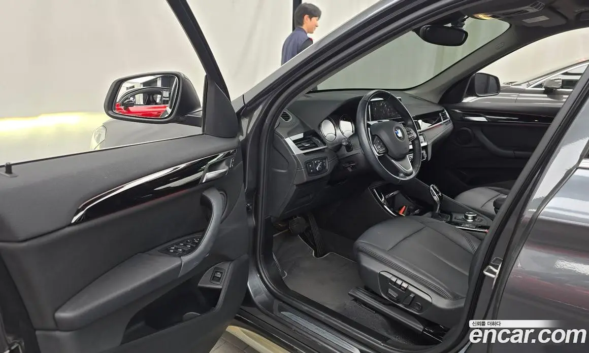 BMW X1 2022 2.0 автомат (гидро), фото 13