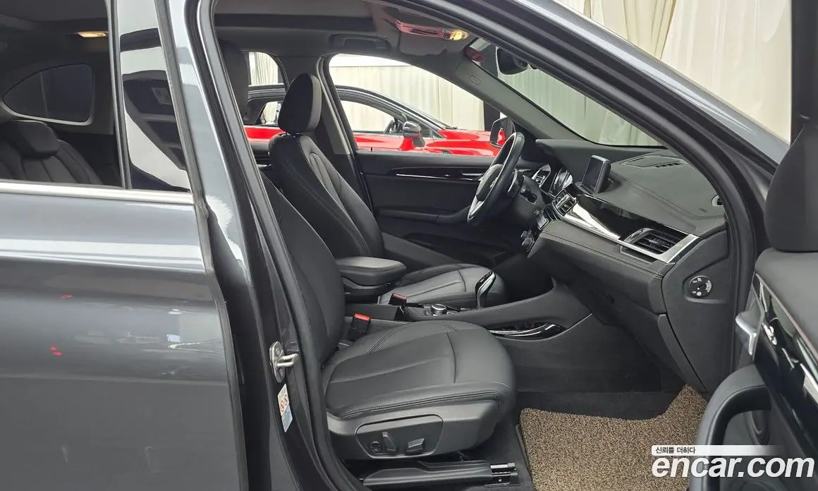 BMW X1 2022 2.0 автомат (гидро), фото 17