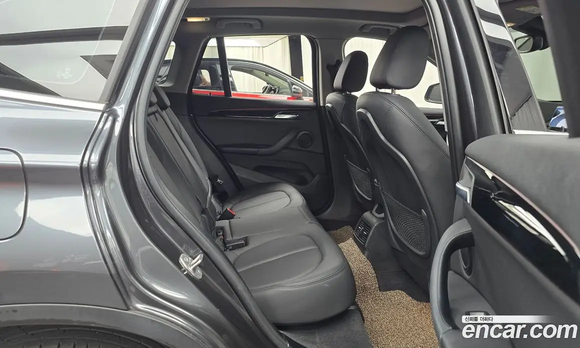 BMW X1 2022 2.0 автомат (гидро), фото 18