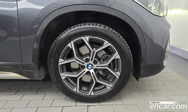 BMW X1 2022 2.0 автомат (гидро), миниатюра 7