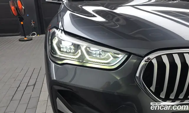 BMW X1 2022 2.0 автомат (гидро), миниатюра 8