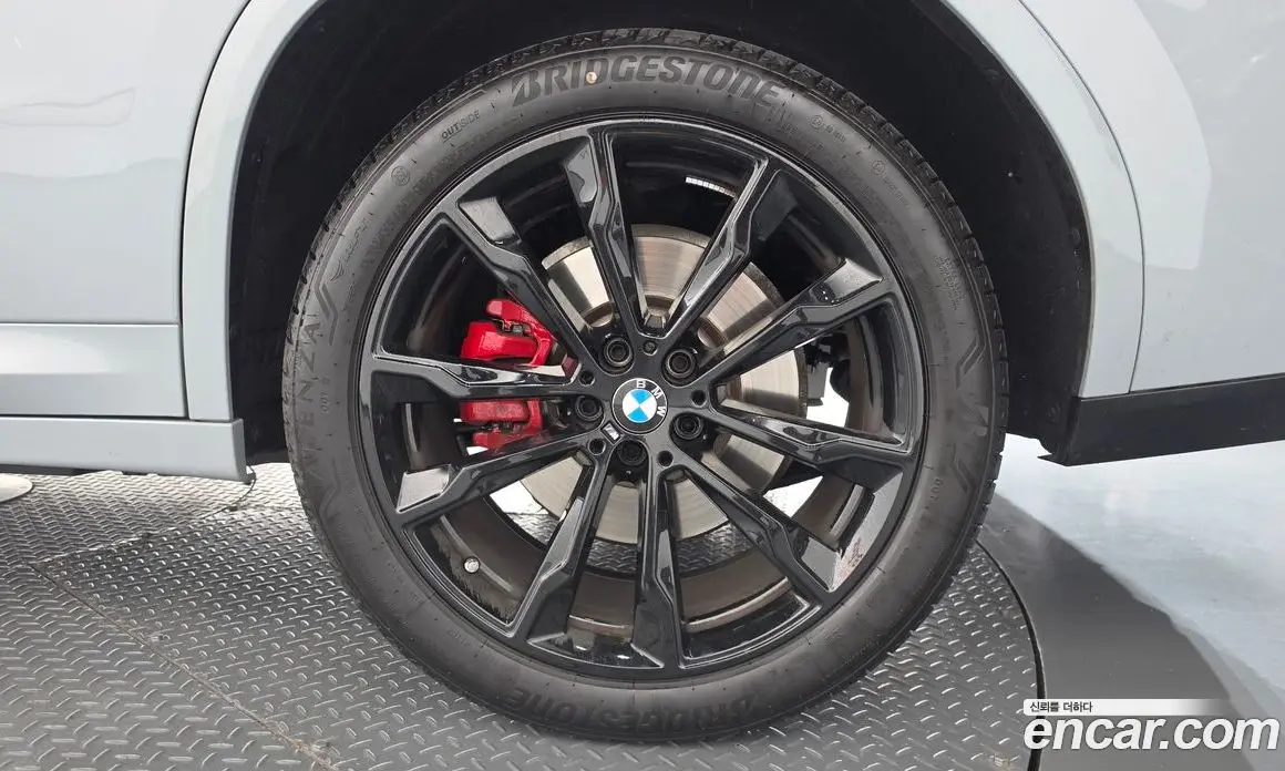 BMW X4 2025 2.0 автомат (гидро), фото 7