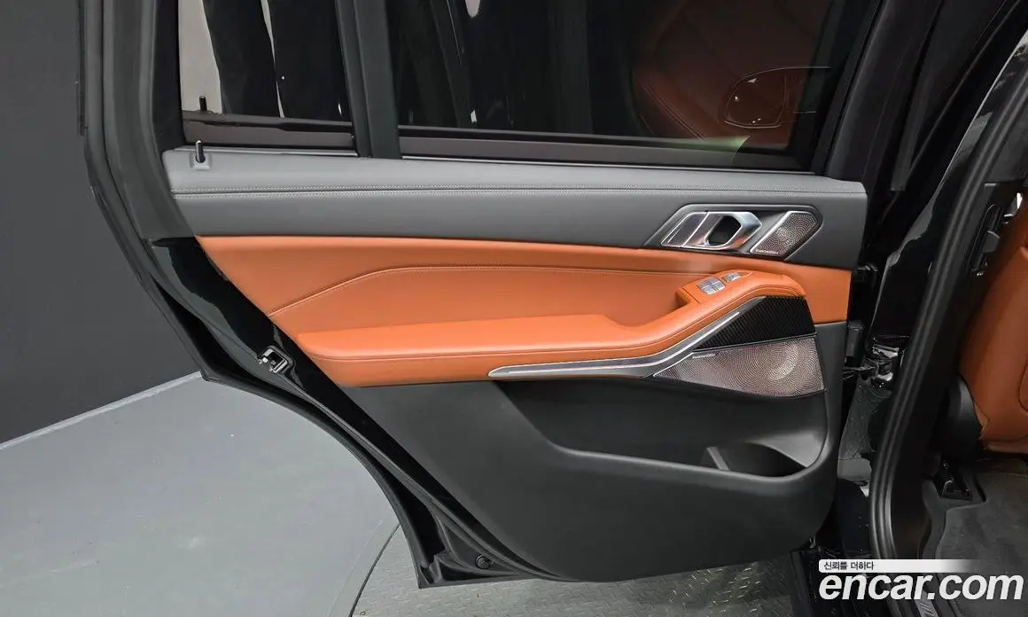 BMW X7 2023 4.4 автомат (гидро), фото 14