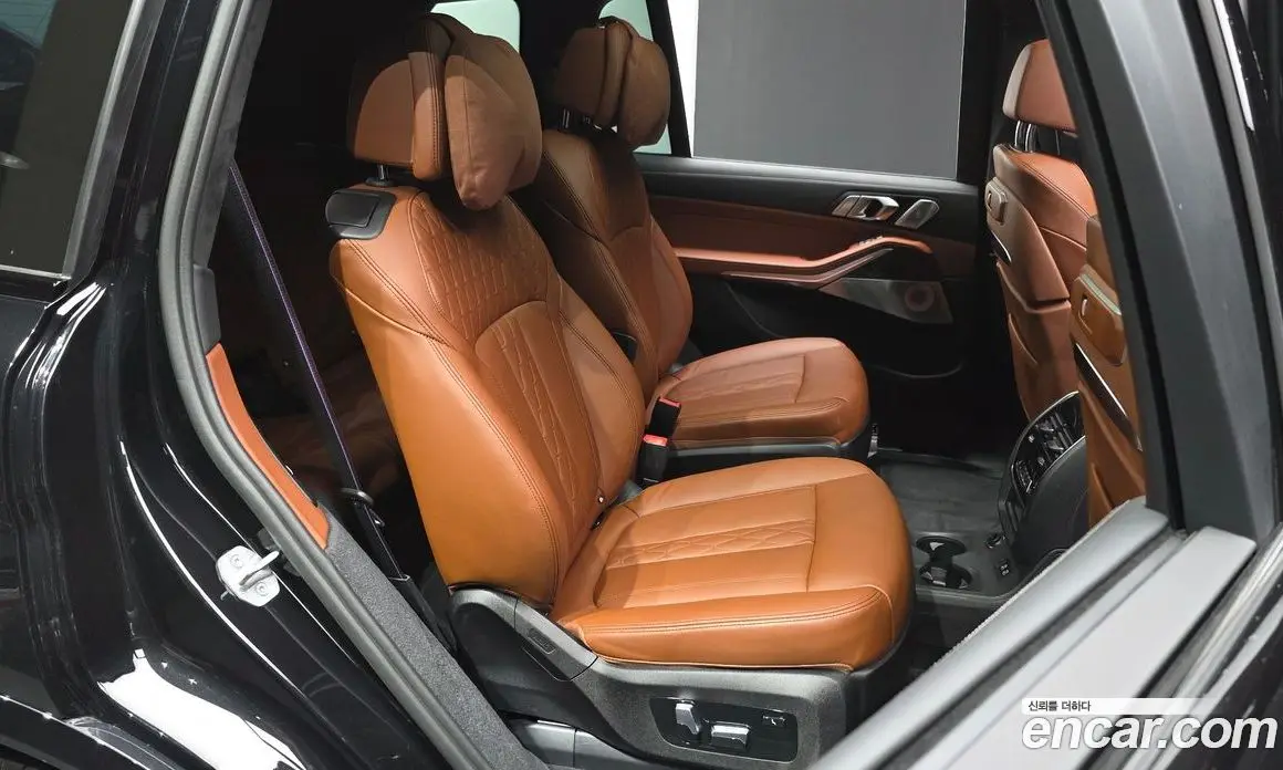 BMW X7 2023 4.4 автомат (гидро), фото 17