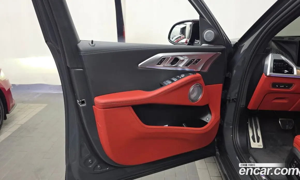 BMW XM 2025 4.4 автомат (гидро), фото 14 BMW XM 2025 4.4 автомат (гидро), фото 14