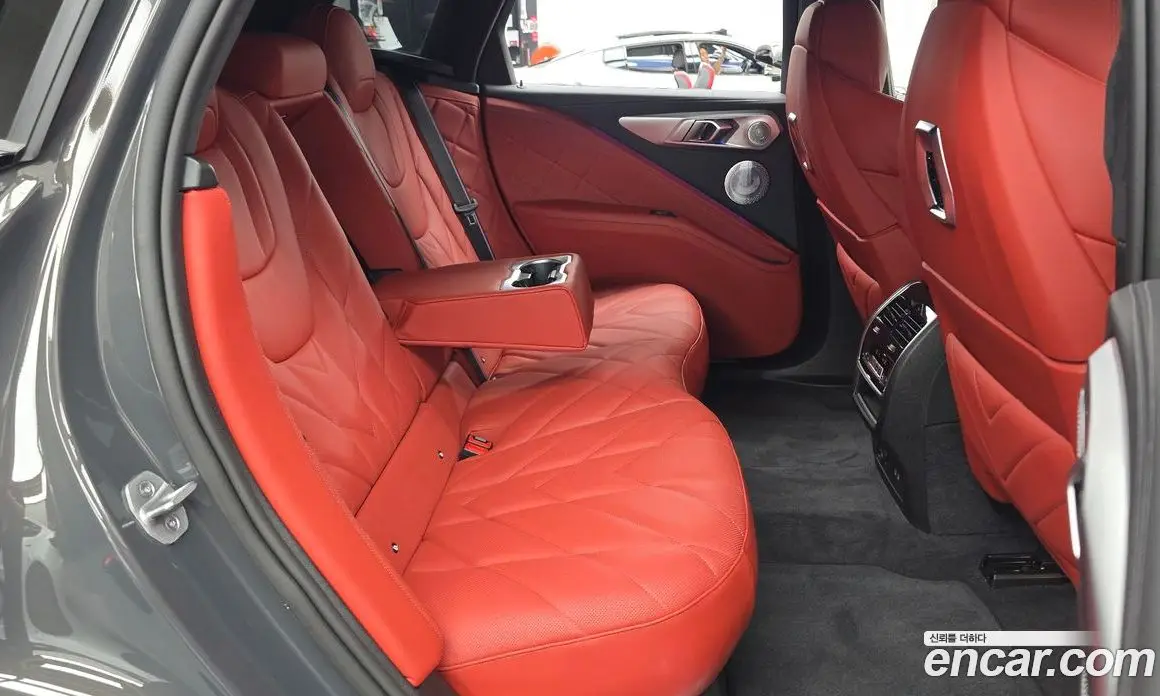 BMW XM 2025 4.4 автомат (гидро), фото 18 BMW XM 2025 4.4 автомат (гидро), фото 18