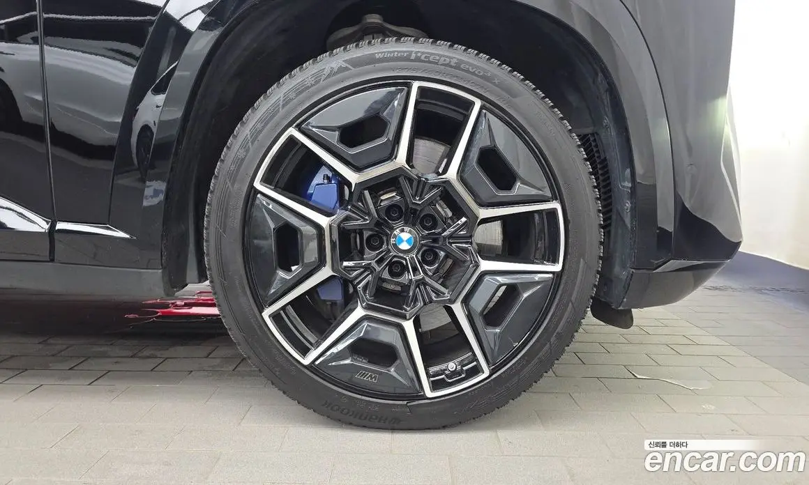 BMW XM 2025 4.4 автомат (гидро), фото 7 BMW XM 2025 4.4 автомат (гидро), фото 7