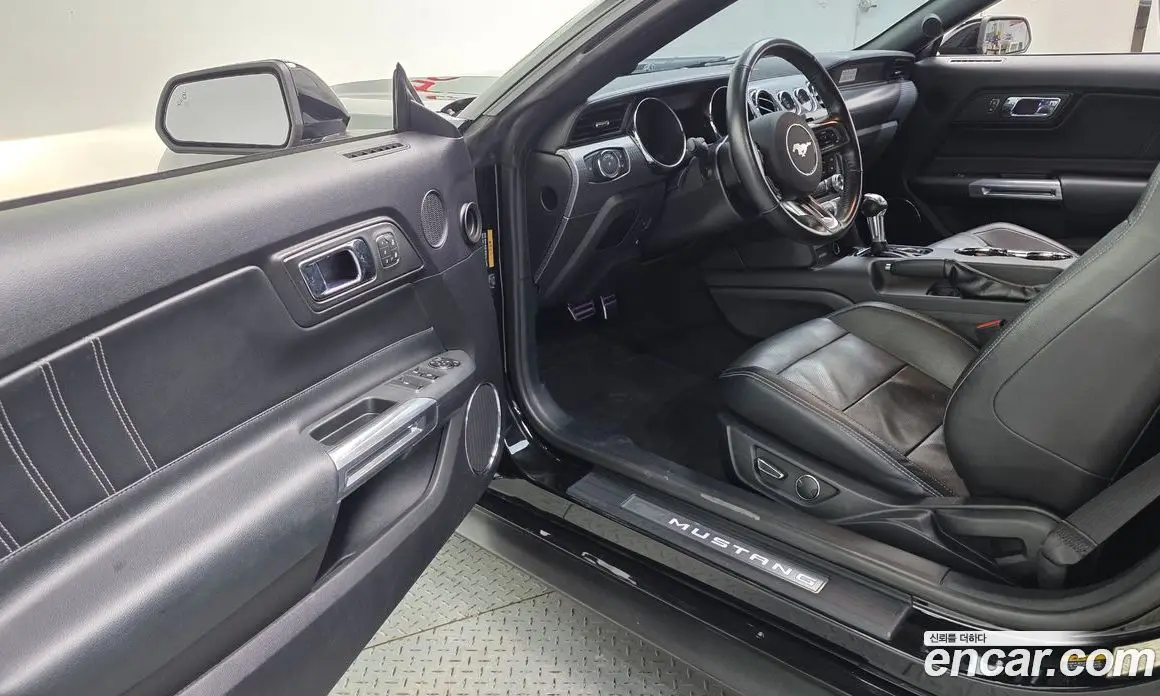 Ford Mustang 2017 2.3 автомат (гидро), фото 13