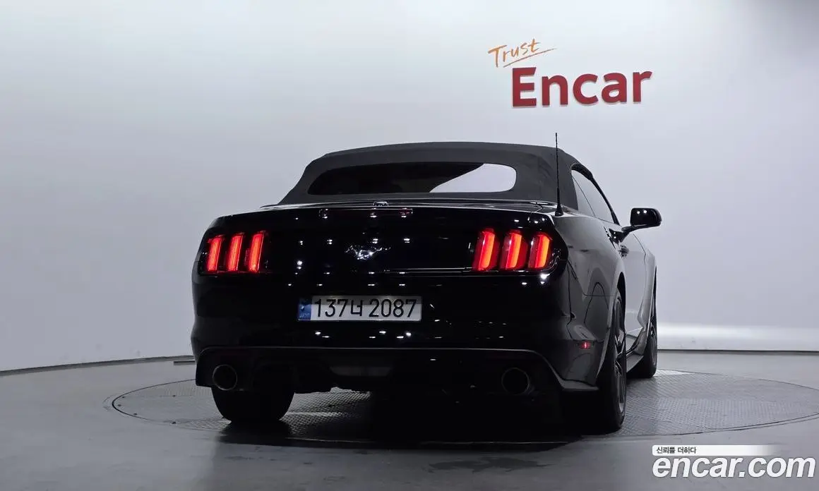 Ford Mustang 2017 2.3 автомат (гидро), фото 4