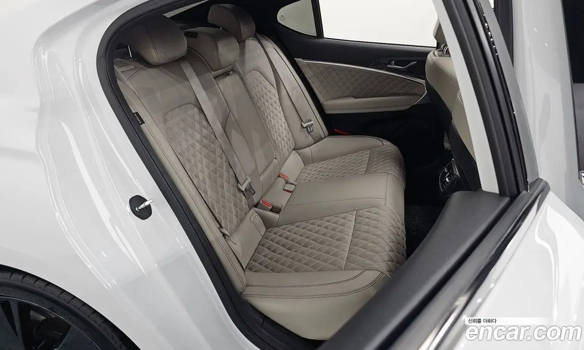 Genesis G70 2021 2.0 автомат (гидро), фото 16 Genesis G70 2021 2.0 автомат (гидро), фото 16