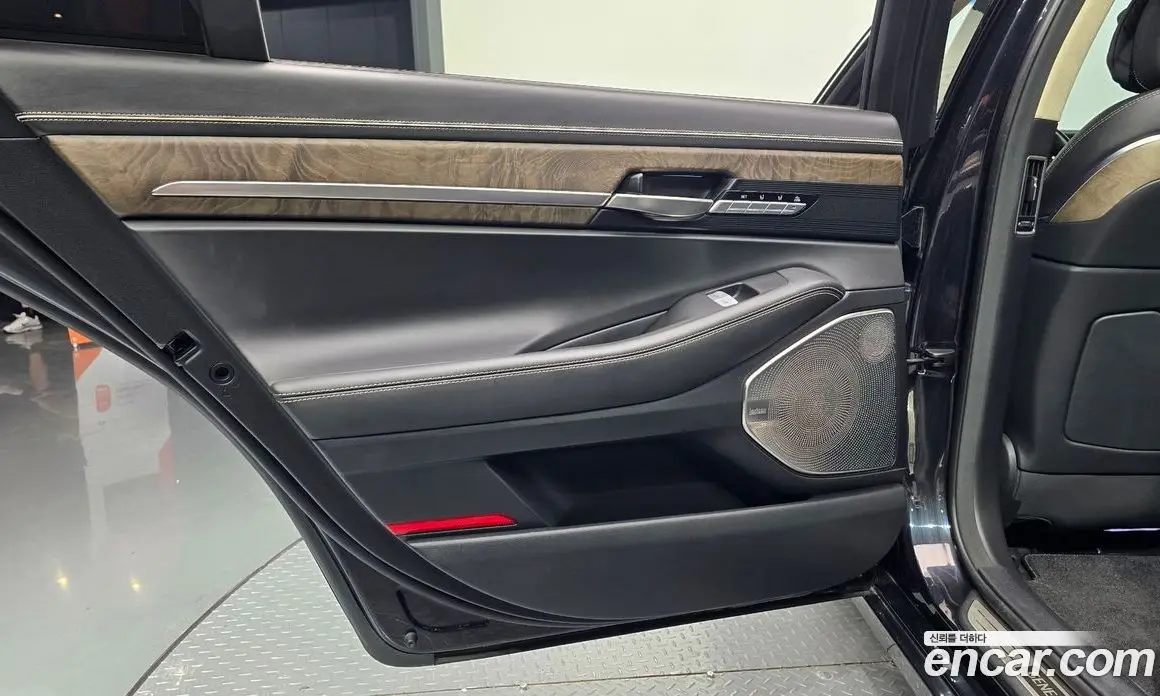 Genesis G90 2019 3.3 автомат (гидро), фото 15 Genesis G90 2019 3.3 автомат (гидро), фото 15