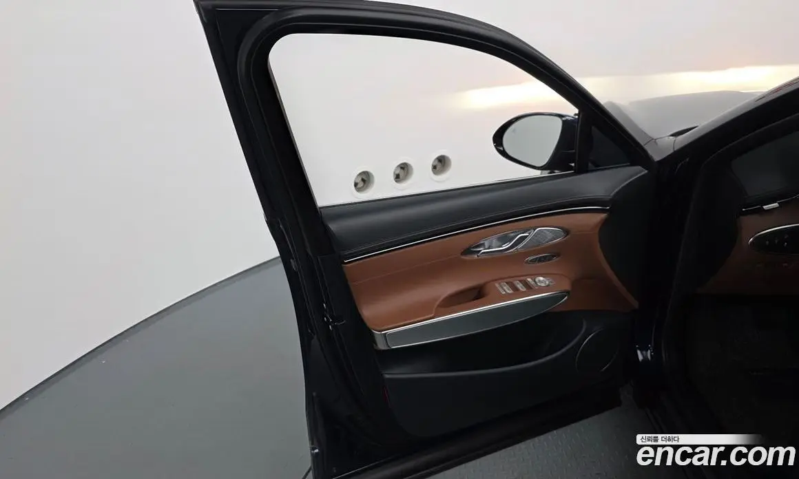 Genesis GV70 2021 2.5 автомат (гидро), фото 13 Genesis GV70 2021 2.5 автомат (гидро), фото 13