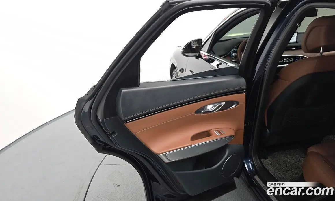 Genesis GV70 2021 2.5 автомат (гидро), фото 14 Genesis GV70 2021 2.5 автомат (гидро), фото 14