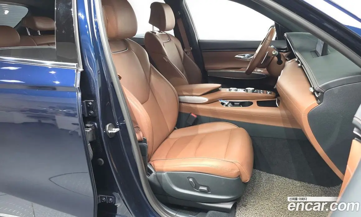 Genesis GV70 2021 2.5 автомат (гидро), фото 16 Genesis GV70 2021 2.5 автомат (гидро), фото 16
