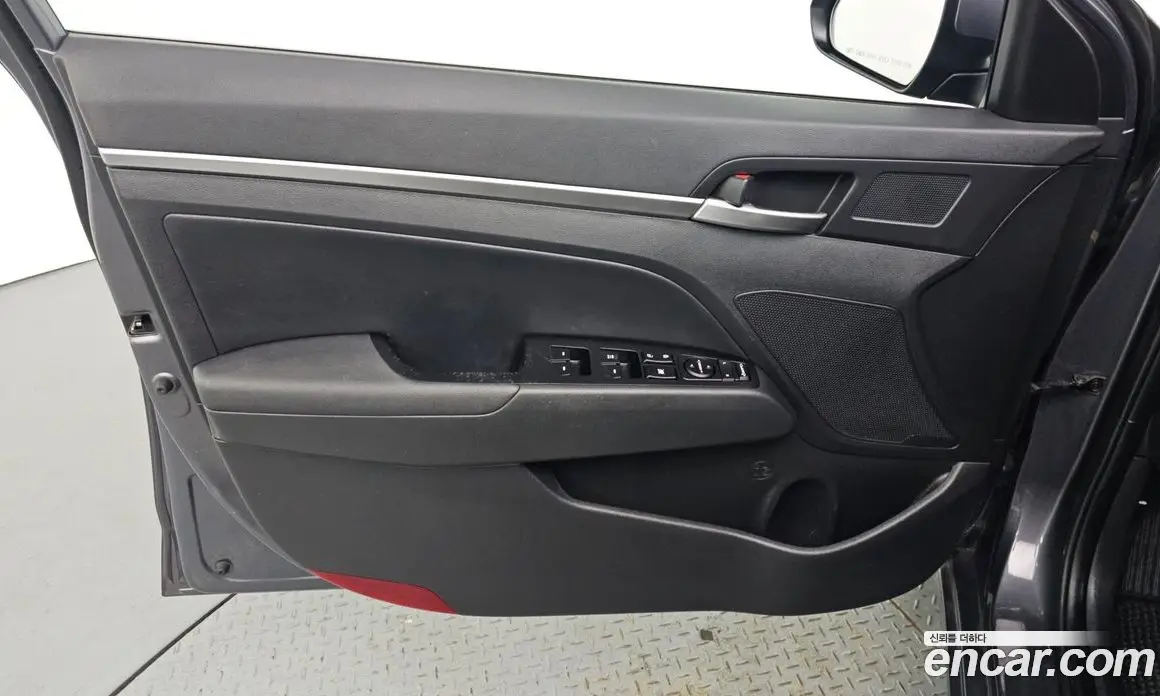Hyundai Avante 2019 1.6 автомат (гидро), фото 14