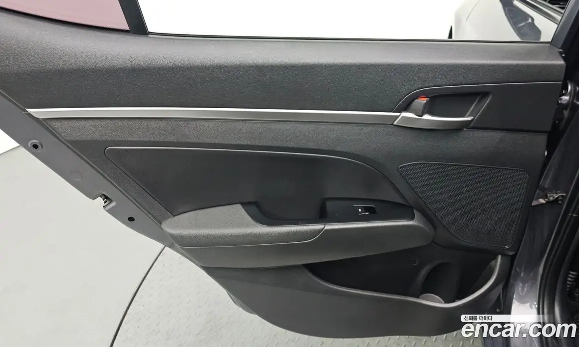 Hyundai Avante 2019 1.6 автомат (гидро), фото 15