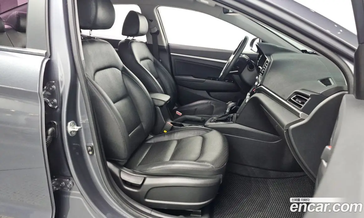 Hyundai Avante 2019 1.6 автомат (гидро), фото 17