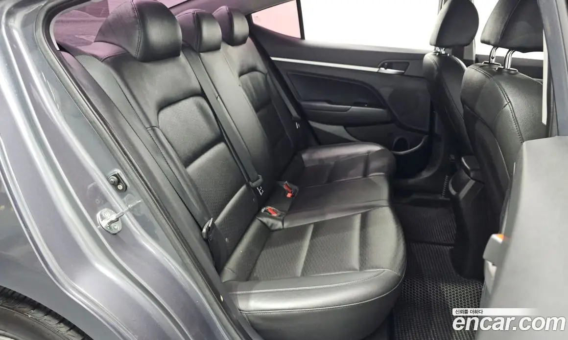 Hyundai Avante 2019 1.6 автомат (гидро), фото 18