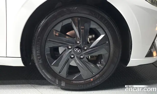 Hyundai Avante 2023 1.6 автомат (гидро), миниатюра 5 Hyundai Avante 2023 1.6 автомат (гидро), миниатюра 5