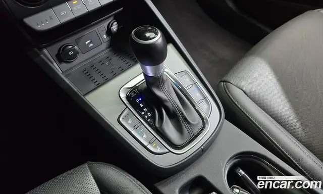Hyundai Kona 2021 1.6 автомат (гидро), миниатюра 12