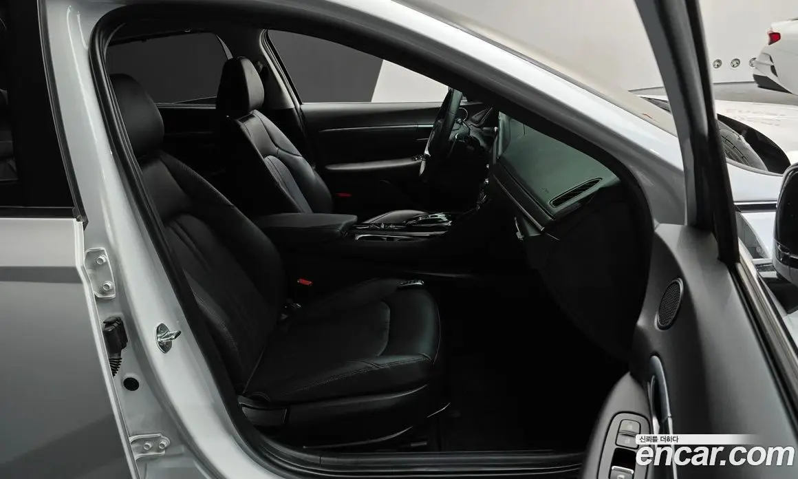 Hyundai Sonata 2021 2.0 автомат (гидро), фото 16