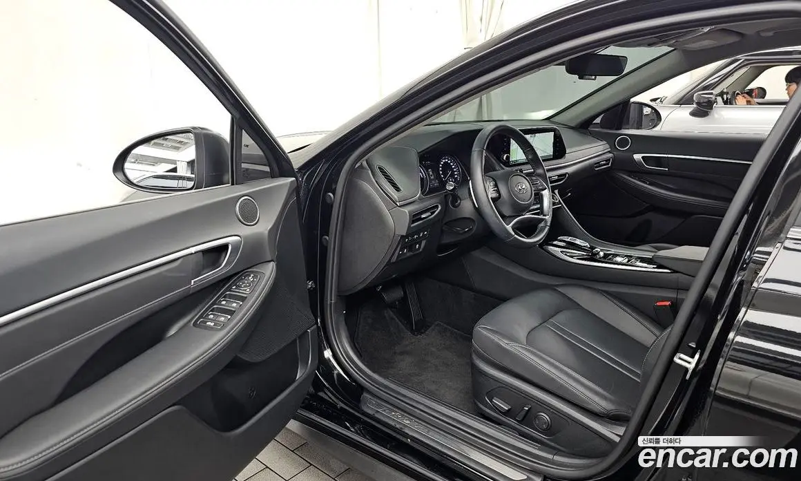 Hyundai Sonata 2022 2.0 автомат (гидро), фото 13