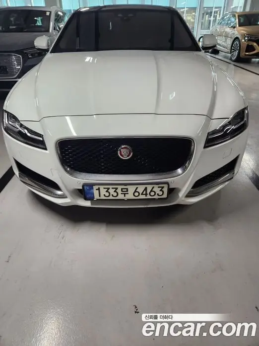 Jaguar XF 2016 2.0 автомат (гидро), фото 1 Jaguar XF 2016 2.0 автомат (гидро), фото 1