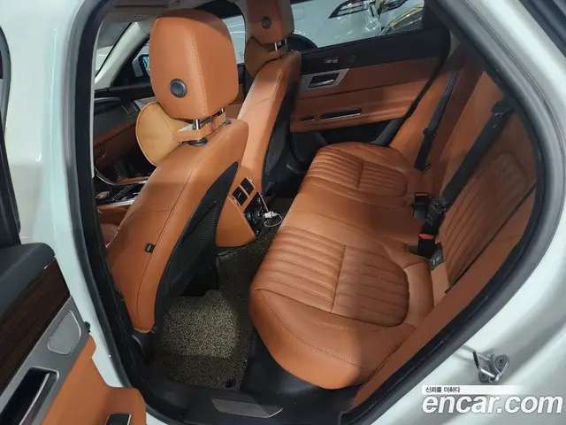 Jaguar XF 2016 2.0 автомат (гидро), миниатюра 12