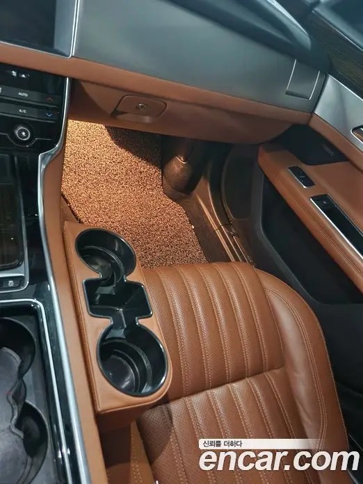 Jaguar XF 2016 2.0 автомат (гидро), фото 14 Jaguar XF 2016 2.0 автомат (гидро), фото 14