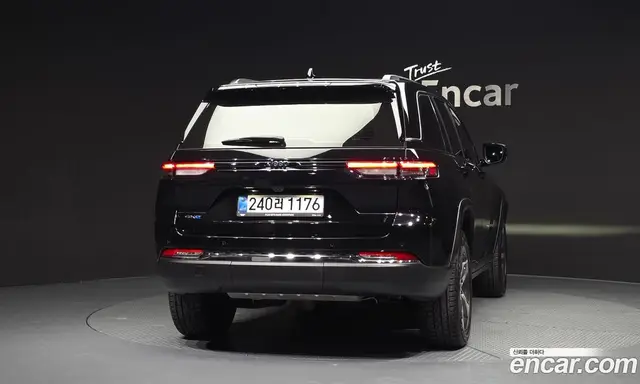 Jeep Cherokee 2023 2.0 автомат (гидро), миниатюра 4