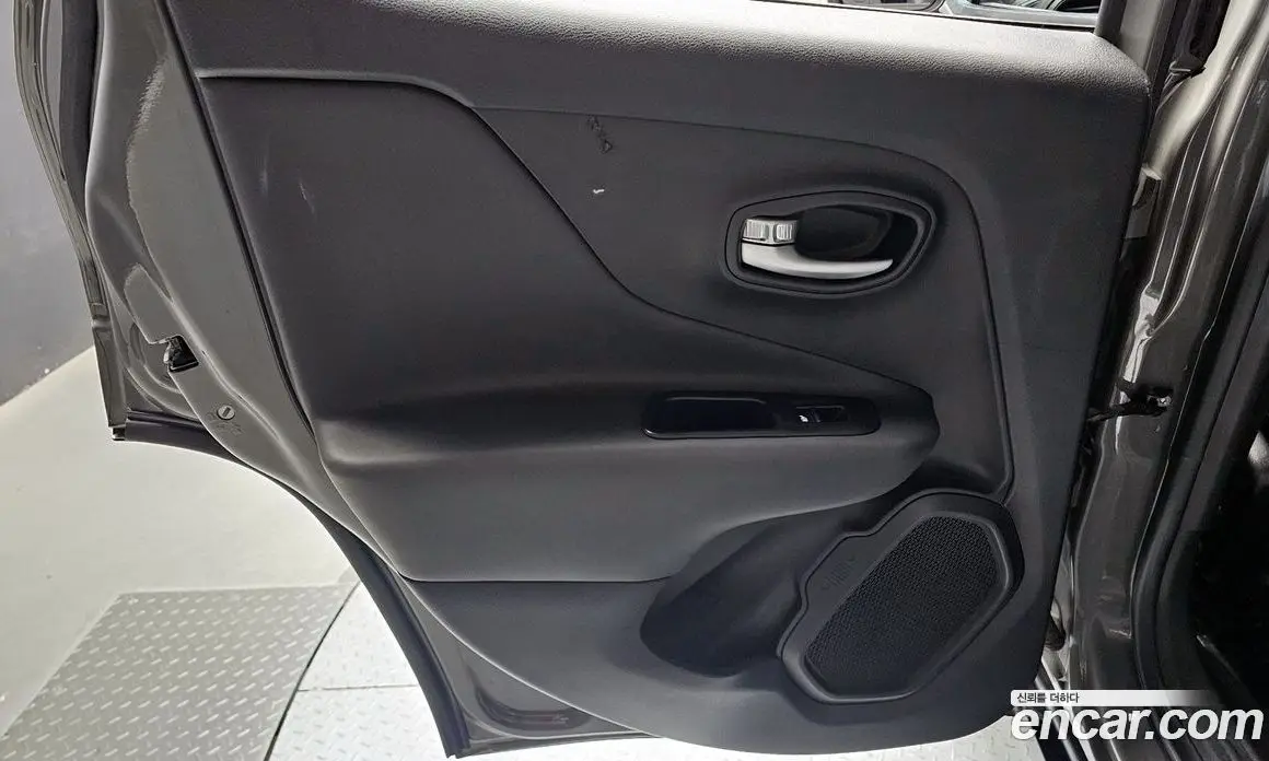 Jeep Renegade 2021 2.4 автомат (гидро), фото 15 Jeep Renegade 2021 2.4 автомат (гидро), фото 15