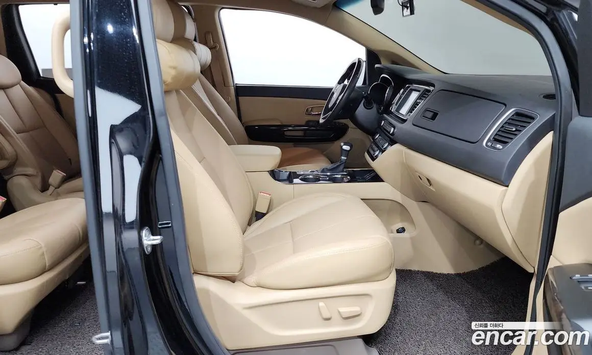Kia Carnival 2019 2.2 автомат (гидро), фото 16