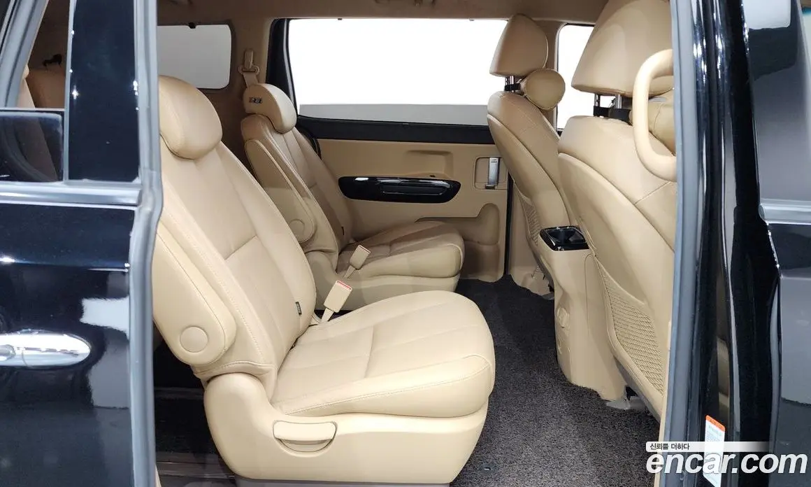 Kia Carnival 2019 2.2 автомат (гидро), фото 17