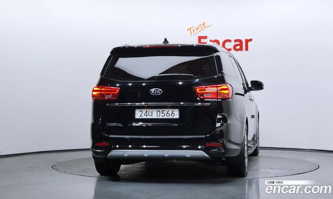 Kia Carnival 2019 2.2 автомат (гидро), фото 4