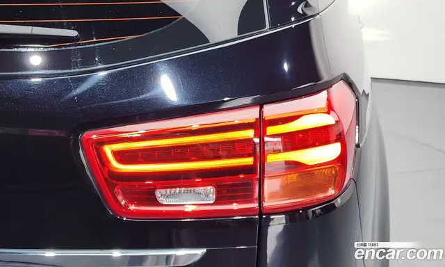 Kia Carnival 2019 2.2 автомат (гидро), миниатюра 9