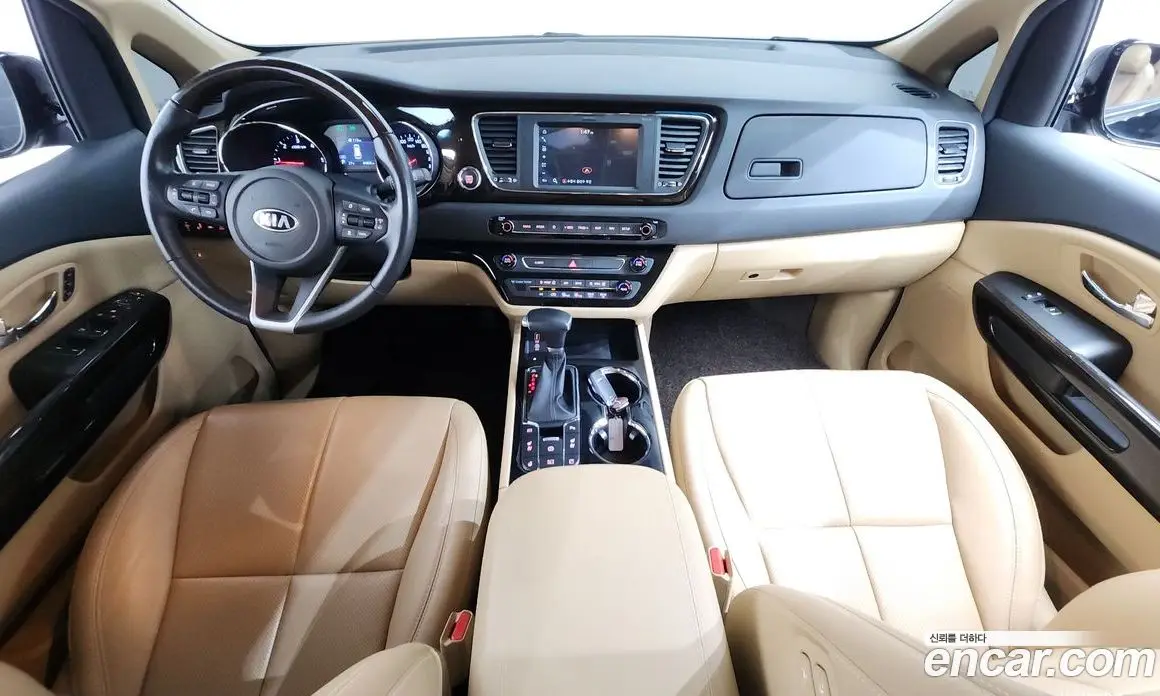 Kia Carnival 2019 2.2 автомат (гидро), фото 10