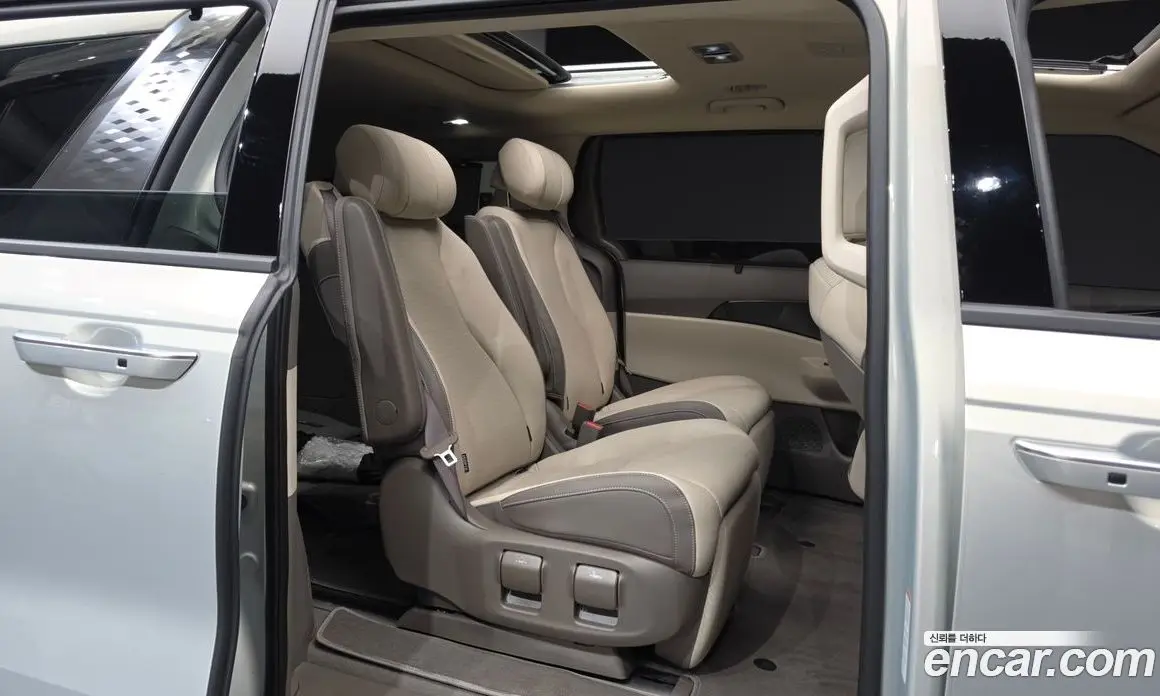 Kia Carnival 2024 1.6 автомат (гидро), фото 16