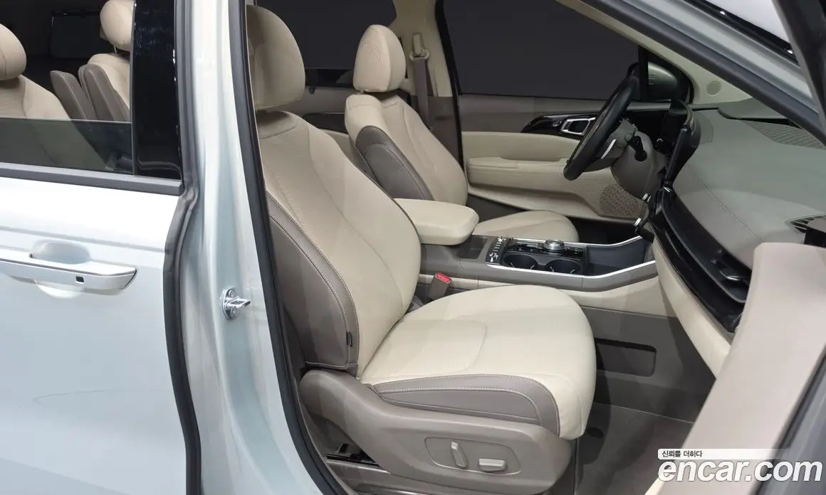 Kia Carnival 2024 1.6 автомат (гидро), фото 18