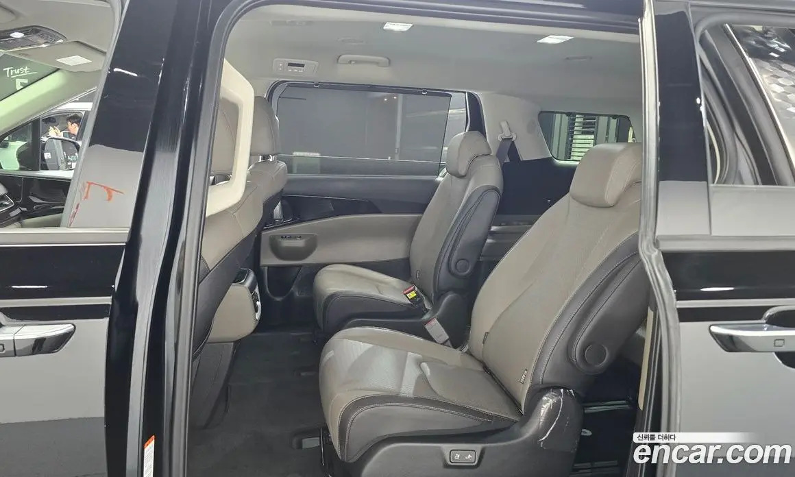 Kia Carnival 2024 1.6 автомат (гидро), фото 17