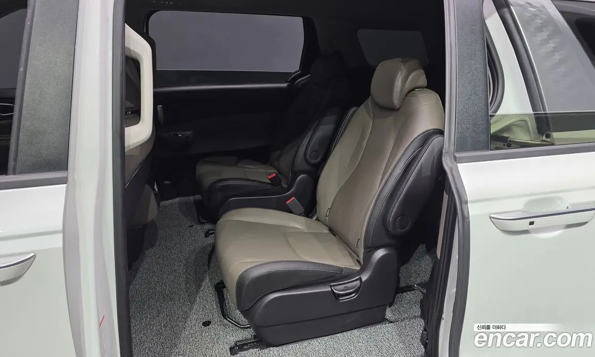Kia Carnival 2025 2.2 автомат (гидро), фото 16