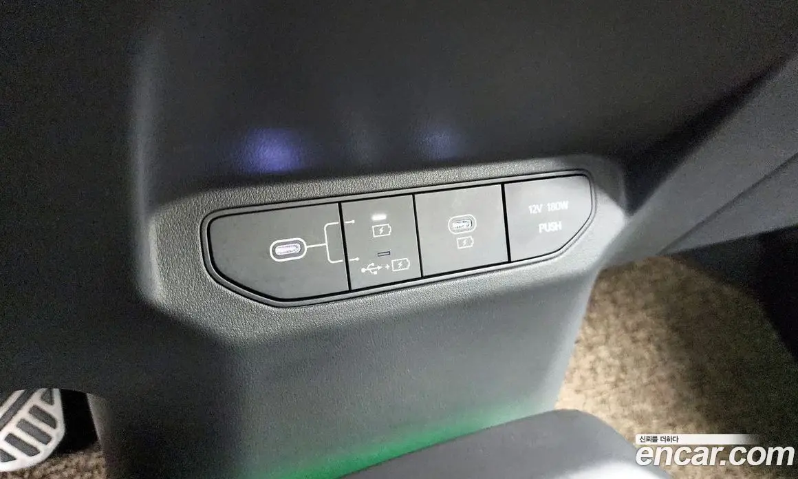 Kia EV3 2024 0.2 автомат (гидро), фото 16 Kia EV3 2024 0.2 автомат (гидро), фото 16
