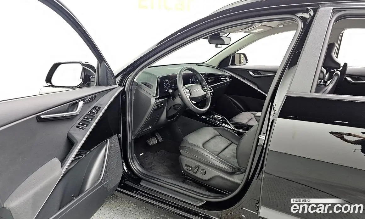 Kia Niro 2023 0.2 автомат (гидро), фото 13