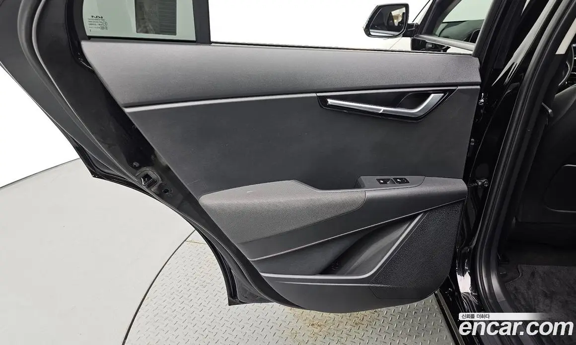 Kia Niro 2023 0.2 автомат (гидро), фото 15