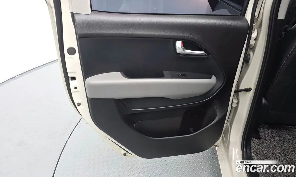 Kia Ray 2021 1.0 автомат (гидро), фото 14