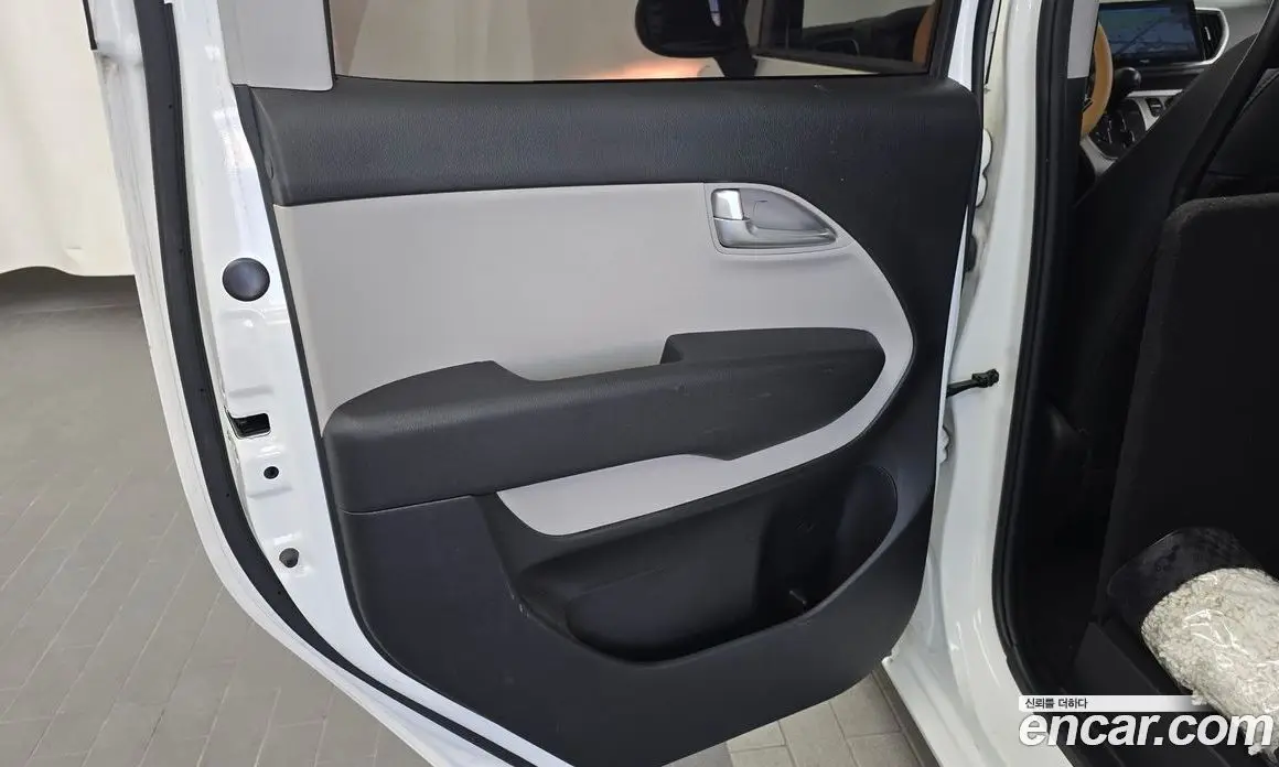 Kia Ray 2022 1.0 автомат (гидро), фото 15