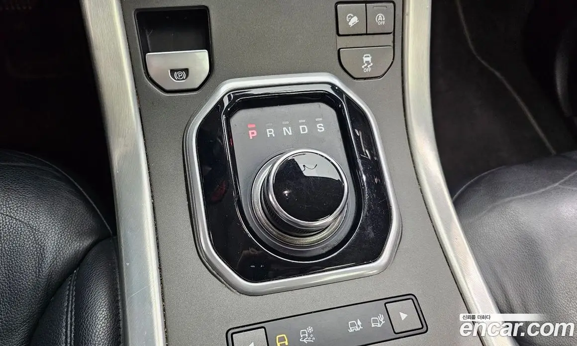 Land Rover Range Rover Evoque 2018 2.0 автомат (гидро), фото 12 Land Rover Range Rover Evoque 2018 2.0 автомат (гидро), фото 12
