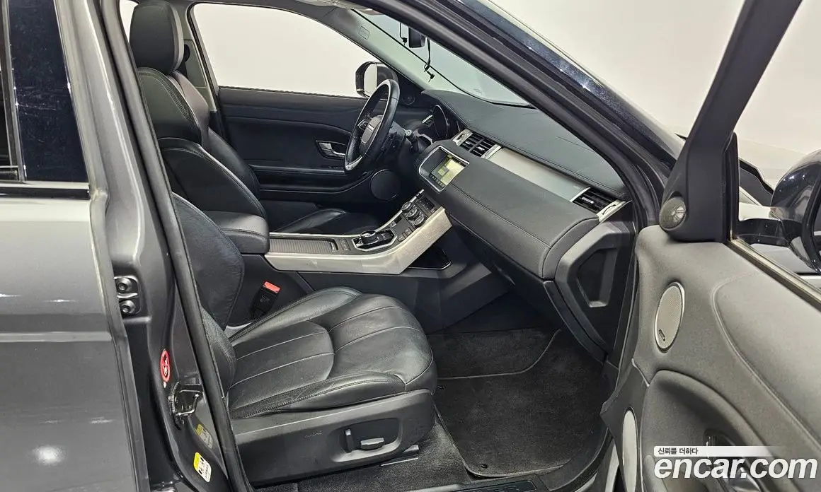 Land Rover Range Rover Evoque 2018 2.0 автомат (гидро), фото 17 Land Rover Range Rover Evoque 2018 2.0 автомат (гидро), фото 17